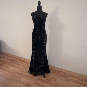 Dress for prom, wedding guest, black tie affair, formal dress